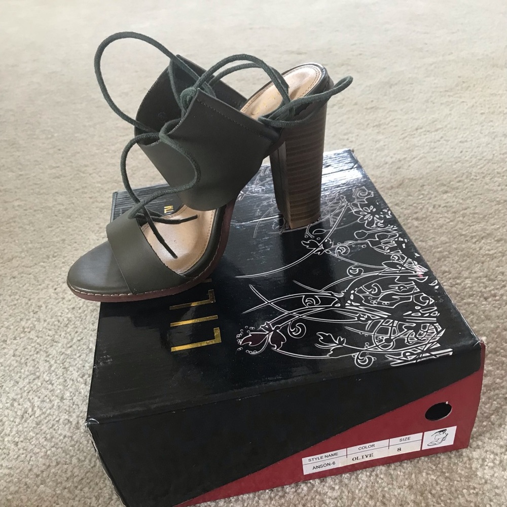 Sandals - women sandals size 8